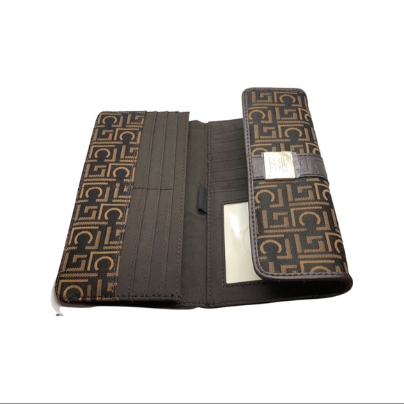 NWT Liz Claiborne soft clutch purse. - Picture 2 of 8